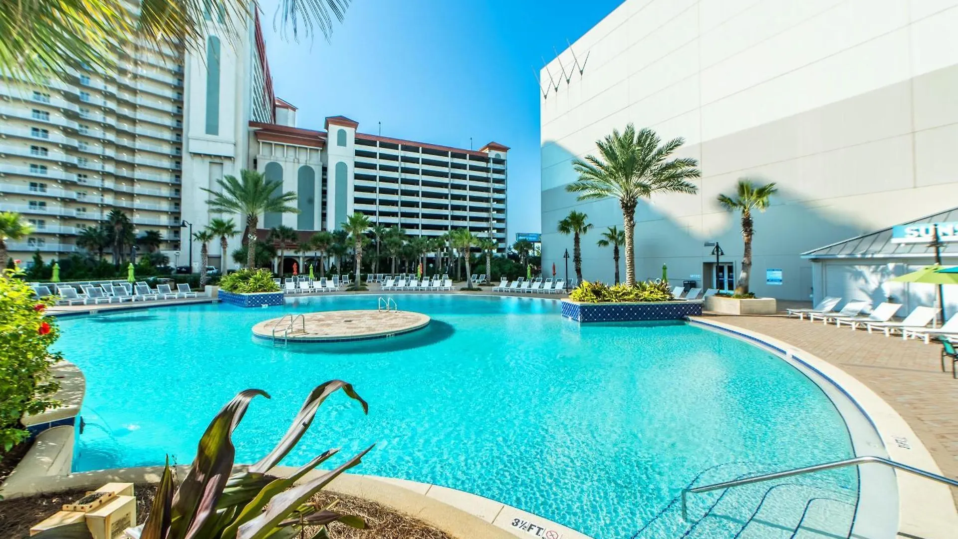 Laketown Wharf 1235 Панама-Сити 0*,  США